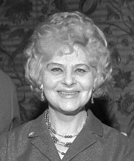 Hvězda Hello Dolly prý „namydlila schody“ Adině Mandlové. Nelly Gaierová si dokonce barvila zuby lakem na nehty
