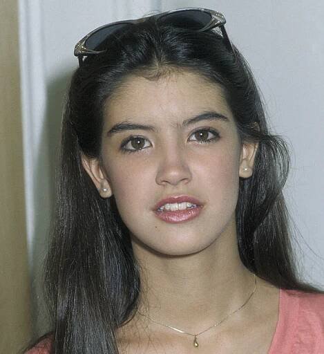Pamatujete si na ni? Jak dnes vypadá Phoebe Cates? Stále stále úžasně