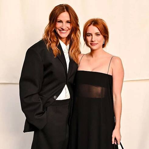 Julia Roberts Hangs Out with Niece Emma Roberts in New York City, Plus Harry Styles, Zoë Kravitz, Jennifer Aniston and More