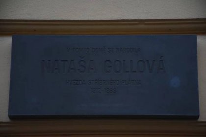 Soubor:Nataša-Gollová-na-domě-Údolní223-7-Brno2017.jpg – Wikipedie