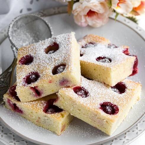 Bublanina s jahodami recept.