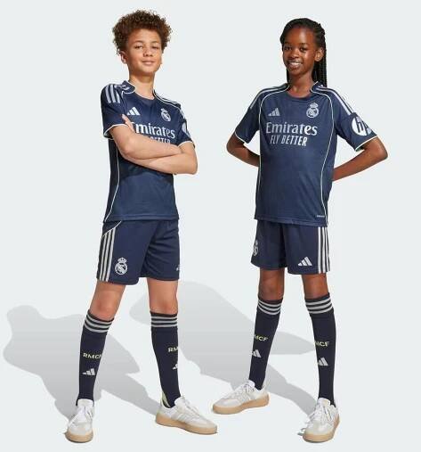 Venkovní souprava Real Madrid 25/26 pro děti a mládež