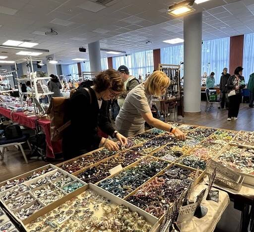 Výstava Mineral-Expo ve Zlíně nabídla safíry z Barmy či granáty z Brazílie