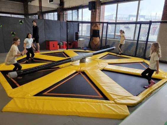 Návštěva Jump arény a výstavy Bezobratlí kolem nás | Základní škola Nezvěstice