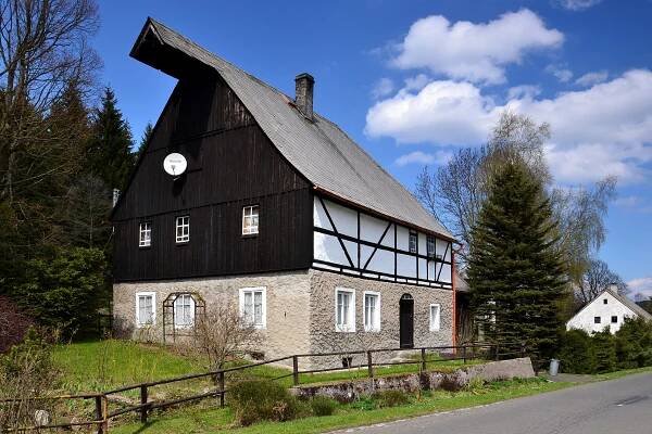 Soubor:Kryštofovy Hamry 2015-05-02 4.jpg – Wikipedie