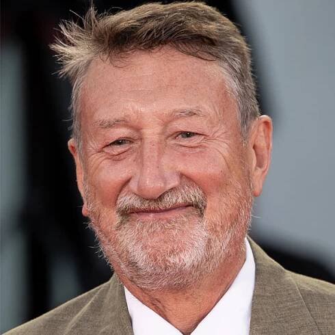 Steven Knight announced as writer James Bond 26