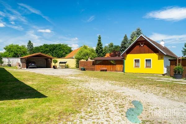 Prodej, výrobní hala , rodinný dům, pozemek 7758 m2, obec Ponědrážka, J. Hradec | Reality.iDNES.cz 