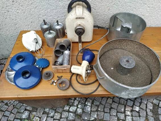 Kuchyňský robot UKS - Elektro