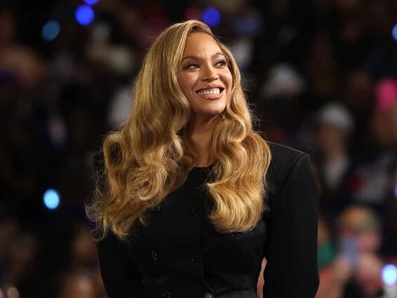 Beyoncé reminds followers to vote while dressed like Pamela Anderson