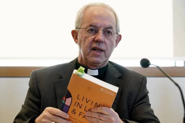 Justin Welby welcomes blessings for gay couples but will not perform them