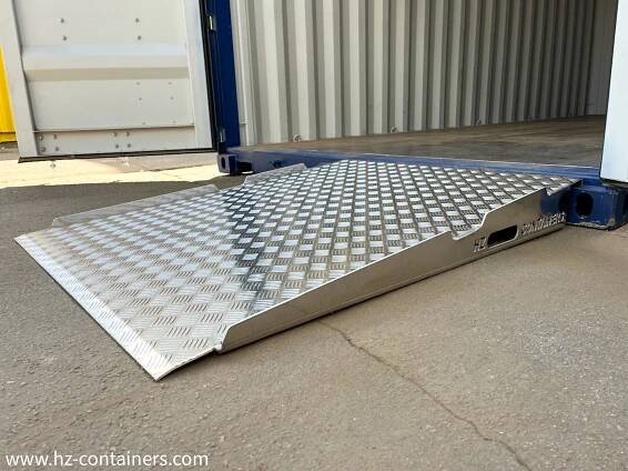Nájezdová rampa široká – HZ CONTAINERS