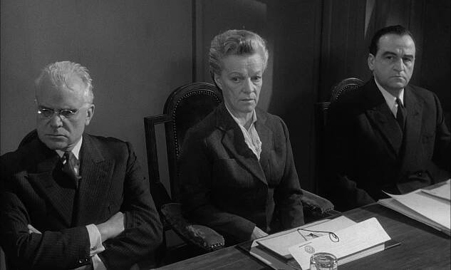 Esmond Knight, Beatrix Lehmann, and Steve Plytas in The Spy Who Came in from the Cold (1965)