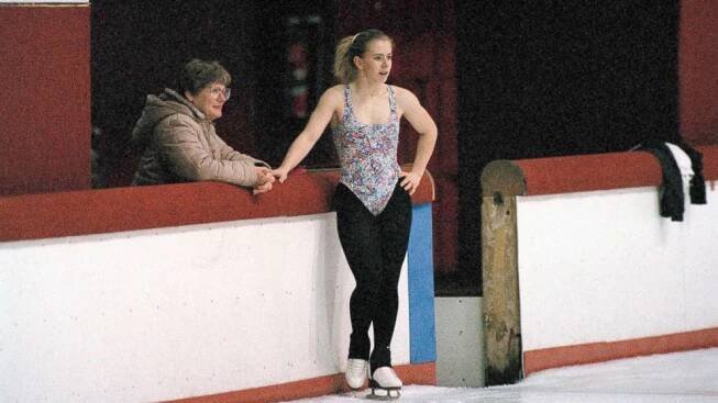 Tonya Harding's mother says steak knife incident never happened, denies former Olympic skater's abuse allegations