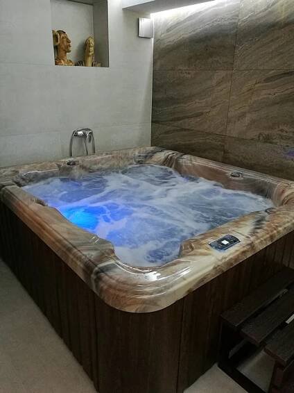 Reference | vířivky venkovní, swim spa, bazény