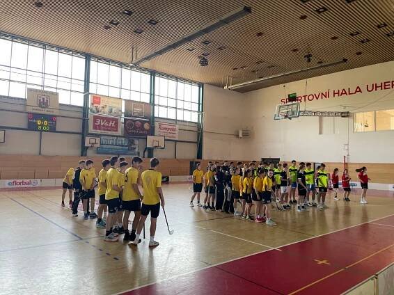 Gymnázium Šumperk » Skvělí florbalisté ovládli kvalifikaci o republikové finále!
