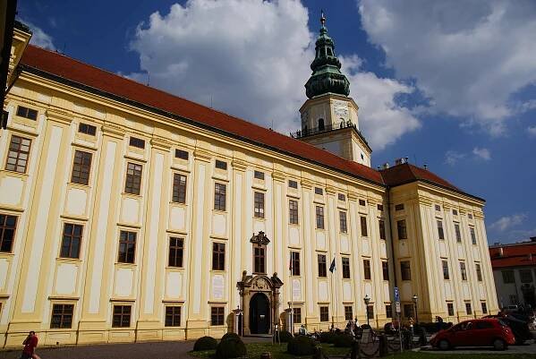 Zámky Zlínského kraje 1. díl: Objevte nejkrásnější historické skvosty jihovýchodní Moravy