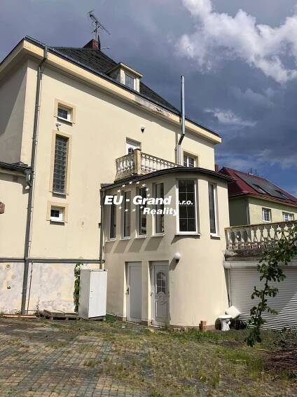 Prodej komerční nemovitosti ve Varnsdorfu, ulice Poštovní 2318 | Realitní kancelář Centrála společnosti Varnsdorf