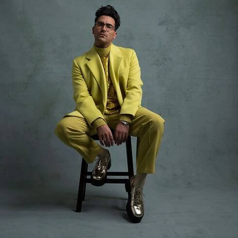 Dan Levy Is Choosing “Clothes That Say Something” This Awards Season