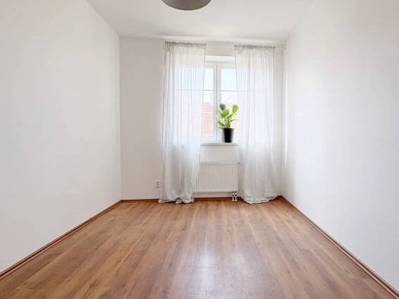 Pronájem bytu 2+kk 61 m², Na Žertvách, Praha, Praha