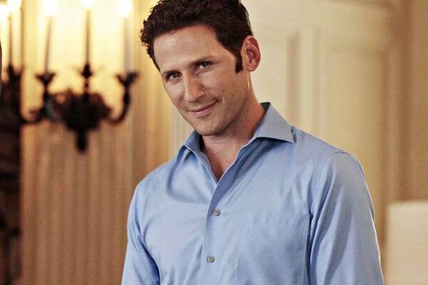  Mark Feuerstein as Dr. Hank Lawson