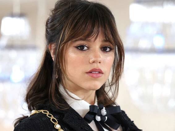 Jenna Ortega's Patent Leather French Manicure Is the Epitome of Moody Glamour