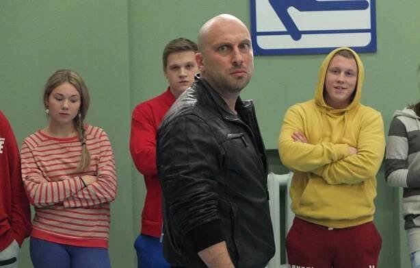 Artur Sopelnik, Dmitrij Nagijev, Andrej Kryžnij - Fizruk - Z filmu