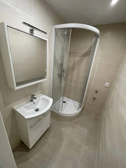 Rekonstrukce bytového jádra bytu 1KK,obklad Garda | Skála - koupelny na klíč