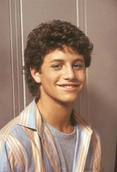 Kirk Cameron on the set of Growing Pains in 1986 | Kirk cameron, Kirk, Cameron