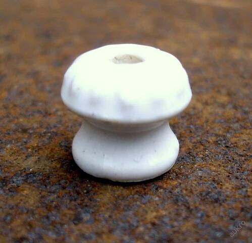 * Porcelánky, knopky, úchytky ø 1,4 cm * - Starožitnosti