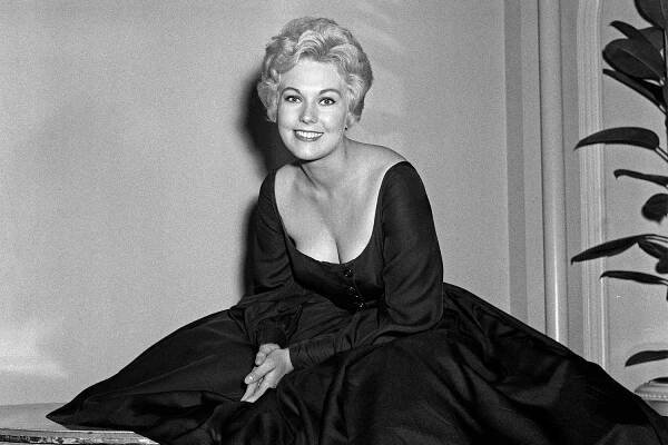 Kim Novak's Life in Photos