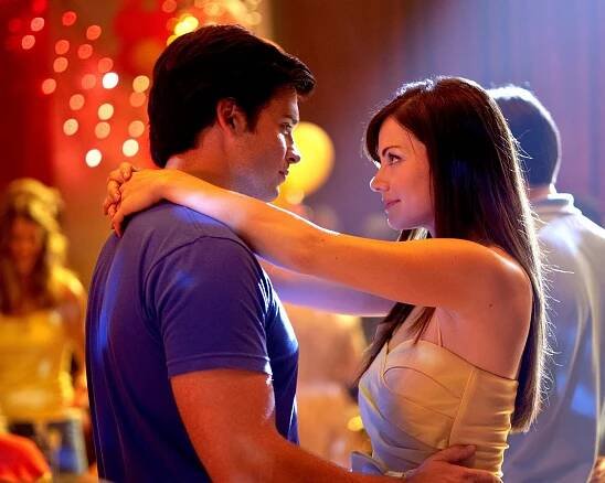 Smallville - Návrat domů - Z filmu - Tom Welling, Erica Durance