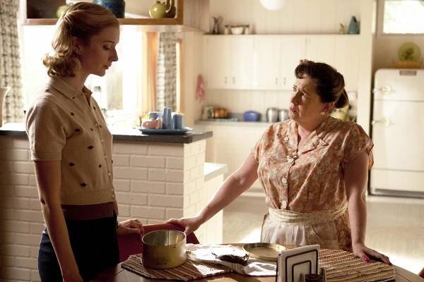 Mystérium sexu - Bezděčná reakce - Z filmu - Caitlin Fitzgerald, Ann Dowd