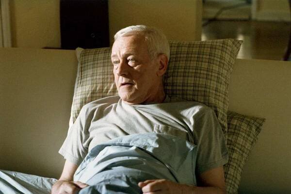 FATHERS AND SONS, John Mahoney, 2005, © SHOWTIME / Courtesy: Everett Collection