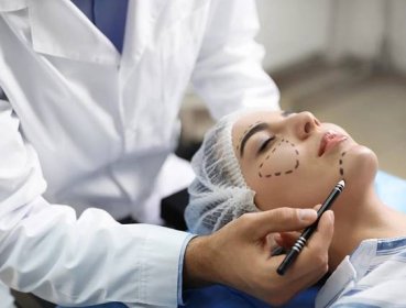 Cosmetic Procedure in Your Plans for '24? An Expert Offers Advice - Drugs.com MedNews