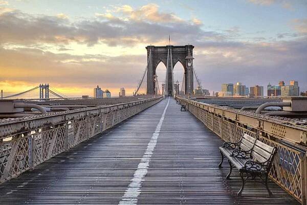 The pedestrian walkway over the Brooklyn Bridge