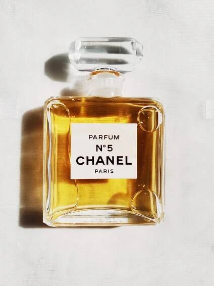 Chanel No 5 Parfum Chanel pro ženy
