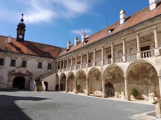 Nová sezona na hradech a zámcích: Lidé se vydají i po stopách Kingdom Come