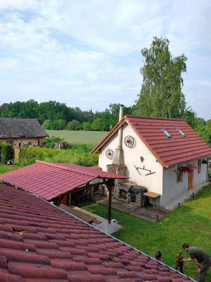 Výhled z podkroví - chalupa ubytovanie Frahelž
