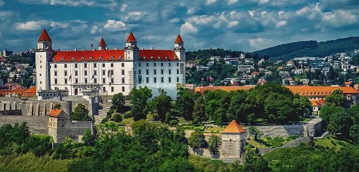 Bratislava – památky, ale i víno a hodně vína
