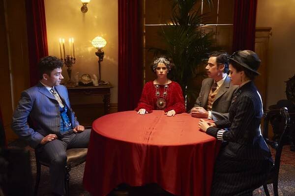 Houdini and Doyle - The Curse of Korzha - Z filmu - Michael Weston, Emily Hampshire, Stephen Mangan, Rebecca Liddiard