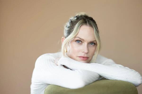 Erin Foster nearly quit writing before Netflix's 'Nobody Wants This' - Los Angeles Times