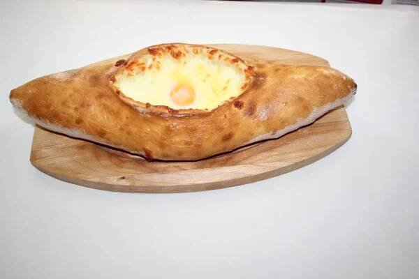 Arménsko-kavkazská kuchyně: holubci, chačapuri i menu se šašliky pro 2 osoby v restauraci na Smíchově