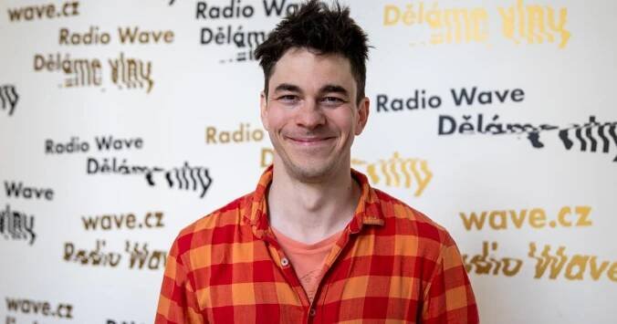 Mohl jsem být norský programátor, říká herec Adamczyk