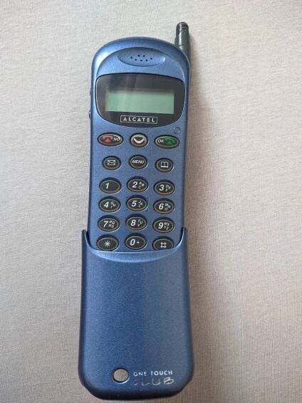 Alcatel One touch Club .  Kupodivu stále funkční.   - Mobily a chytrá elektronika