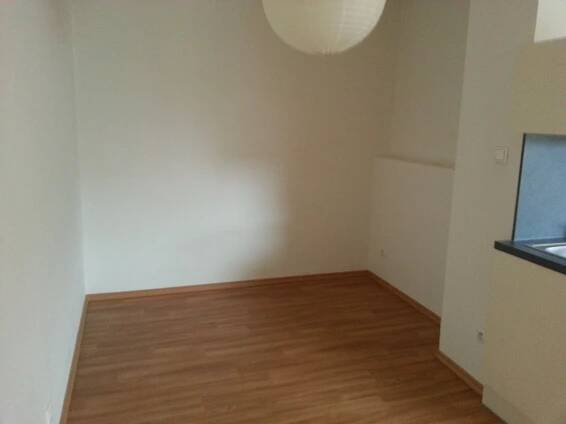 část pokoje na spaní - Pronájem bytu 1+kk 31 m², Riegrova, České Budějovice - České Budějovice 3