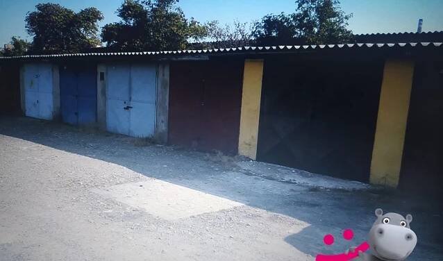 Pronájem garáže o výměře 19 m2 v Kralupech n. Vltavou, Lobečku | Reality.iDNES.cz 