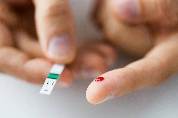 Cukrovce se dá vyhnout snadno. Velká žízeň i slabost už ovšem značí problém