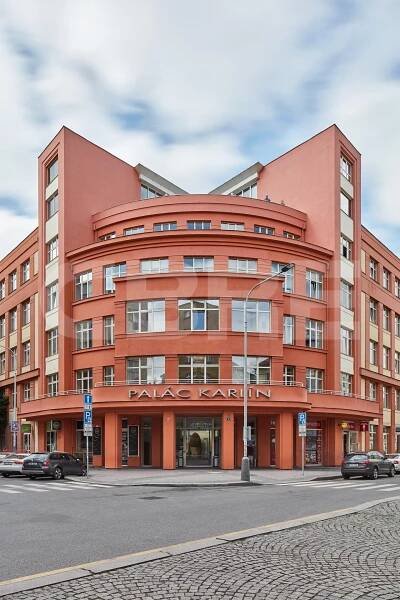 Pronájem kanceláří Palác Karlín v Praze | CBRE