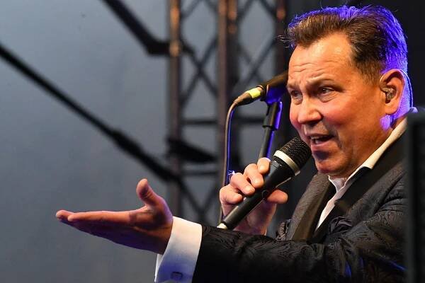 Venkovní koncert tenorů i funky kapely rozvlnil berounské letní kino