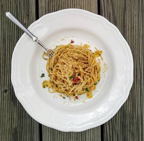Špagety aglio olio e peperoncino